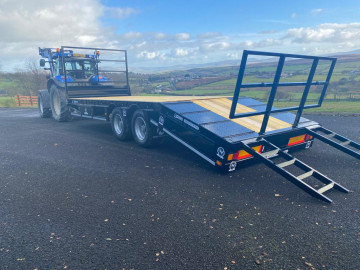 Hogg Engineering 19T Hydraulic Beavertail Trailer