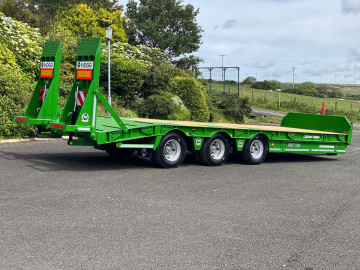 Hogg Engineering 27T 8 Stud Agri Tri-Axle Low Loader Trailer