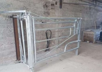 Bó Steel Fixed 9ft 6 (2.9m) Calving Gate