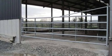 Bó Steel 5 Bar 9ft  5 Standard Telescopic Dividing Gate