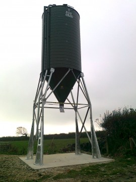 V-MAC 25 Tonne Single  Diet Feeder - Gantry Silo