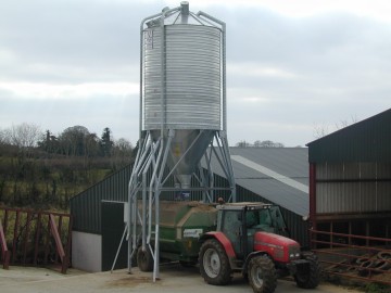 V-MAC 25 Tonne Split Diet Feeder - Gantry Silo