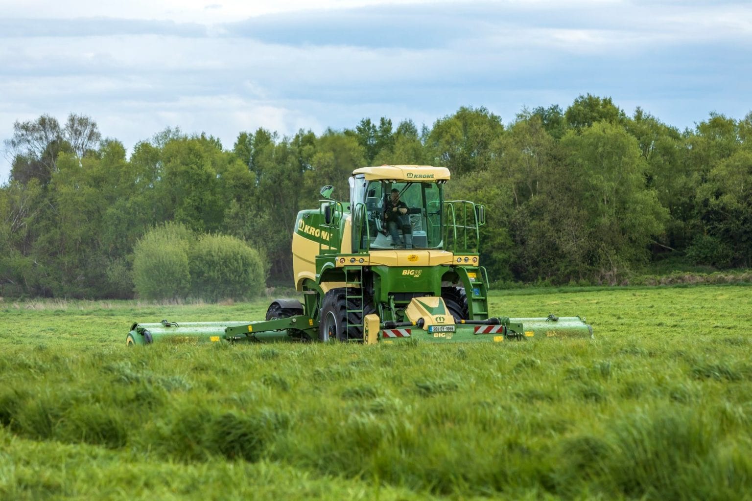KRONE Big M 450 Self Propelled Mower Conditioner Farm Compare Farm