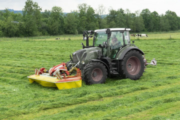 PÖTTINGER EUROCAT 311 PLUS CLASSIC Lightweight Front Mounted Drum Mower