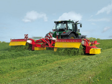 PÖTTINGER NOVACAT X8 ED Combination with Centre Pivot Suspension Mower