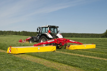 PÖTTINGER NOVACAT S12 Mower Combinations with Centre Pivot Suspension Mower