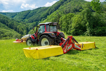 PÖTTINGER NOVADISC 812 Mower Combinations with Side Pivot Suspension Mower