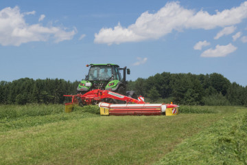 PÖTTINGER NOVACAT 352 CF Rear Mounted Mower with Centre Pivot Suspension