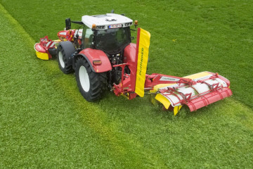 PÖTTINGER NOVACAT 302 CF Rear Mounted Mower with Centre Pivot Suspension