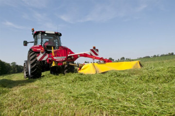 PÖTTINGER NOVACAT 302 RCB Rear Mounted Mower with Centre Pivot Suspension