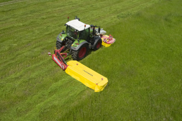 PÖTTINGER NOVADISC 352 Rear Mounted Mower with Side Pivot Suspension