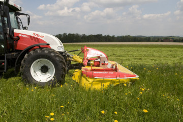PÖTTINGER NOVACAT 301 CLASSIC Front Mounted Mower