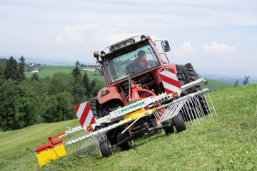 PÖTTINGER TOP 342 Single Rotor Rake