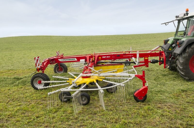 PÖTTINGER TOP 762 C Twin Rotor Rake with Centre Swath Placement