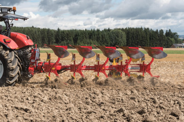 PÖTTINGER SERVO 45 M - 5-furrow