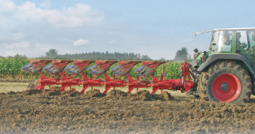 PÖTTINGER SERVO 45 S - four-furrow